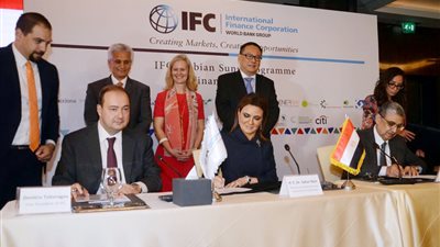 بناء 13 محطة للطاقة الشمسية في أسوان باستثمارات 14,5 مليار جنيه