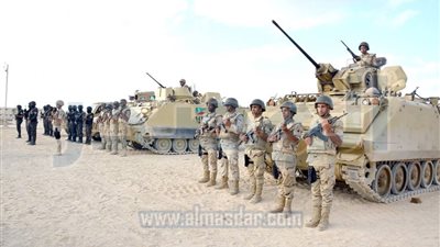 القوات المسلحة تبدأ حملة موسعة لمداهمة مناطق بوسط وشمال سيناء (صور)