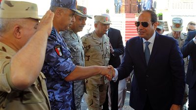 السيسي يشهد إجراءات تفتيش حرب بالجيش الثالث الميداني بالسويس