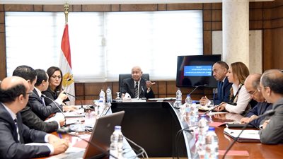 رئيس الحكومة يلتقي وزيرة التخطيط لبحث آليات نقل الوزارات