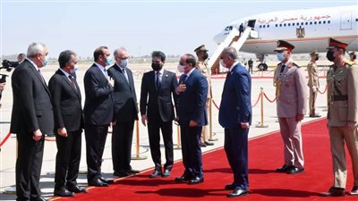 السيسي يصل العراق للمشاركة في مؤتمر «بغداد للتعاون والشراكة»