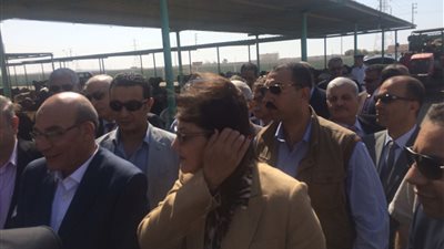 وزيرة التخطيط تتفقد مزرعة 