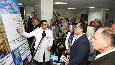 مدبولي يتفقد مستشفى التأمين الصحي بالفيوم.. ويوجه بسرعة التطوير