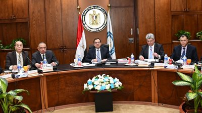 الملا: تكامل العمل بين شركات التصميمات الهندسية والمقاولات البترولية 