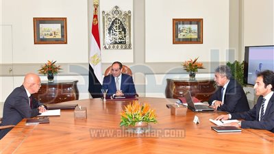 الرئيس يناقش مع وزير الطيران خطط زيادة أسطول الطائرات