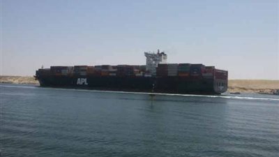 عبور 45 سفينة للمجرى الملاحي بقناة السويس 