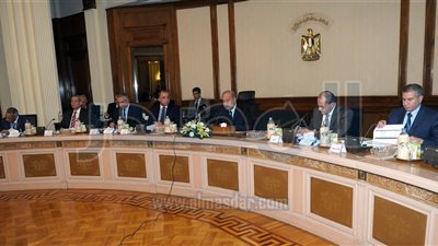 رئيس الوزراء يرأس اجتماعا لمجلس المحافظين (صور)