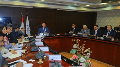 وزير النقل يجتمع مع وفد البنك الدولي لمتابعة المشروعات المشتركة