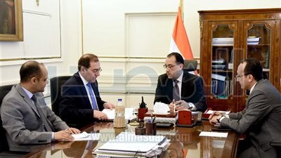 رئيس الوزراء يلتقي وزير البترول لمتابعة تنفيذ المشروعات
