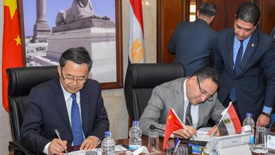 محافظ الإسكندرية: فرص استثمارية بـ 5 مليارات دولار في مجال البتروكيماويات