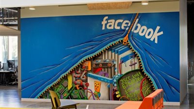 10 مليار دولار إيرادات 