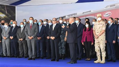 السيسي يتفقد ميناء الاسكندرية البحري ويطلع علي عملية التطوير