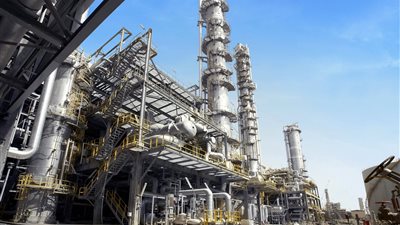 إنشاء مصنع بتروكيماويات في البحر الأحمر بتكلفة 5 مليار دولار  