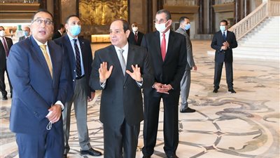 السيسي يتفقد الموقف الإنشائي لدار الأوبرا بالعاصمة الإدارية