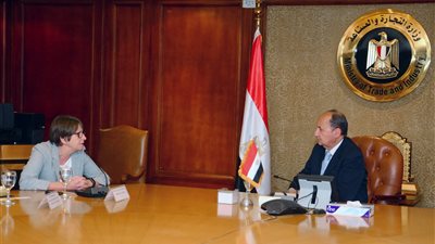 وزير التجارة يبحث مع سفيرة فنلندا تعزيز التعاون الاقتصادي