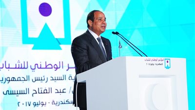 السيسي: مصر تحتاج 100 مليار جنيه سنويا لتوفير فرص العمل