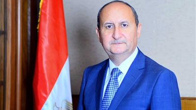 «التجارة» تضع إجراءات وقائية لواردات الحديد