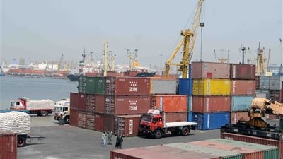 ميناء الإسكندرية يستقبل 46 ألف طن وقود