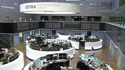 الأسهم الأوروبية تتراجع من اعلى مستوياتها في عامين