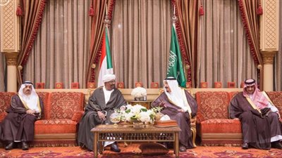 خادم الحرمين الشريفين والرئيس السودانى يبحثان التعاون الثنائي