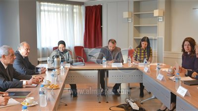 طارق قابيل يبحث زيادة التعاون التجاري والاقتصادي بين مصر واليونان