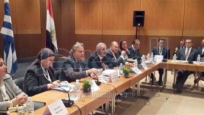 قابيل يلتقي ممثلي 30 شركة يونانية على هامش القمة العربية الأوروبية