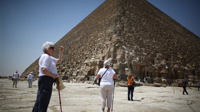 أزمة بالفنادق المصرية بعد تراجع أعداد السياح الوافدين