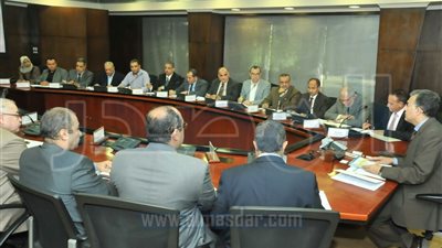 وزير النقل يستعرض خطة تطوير مزلقانات السكك الحديدية