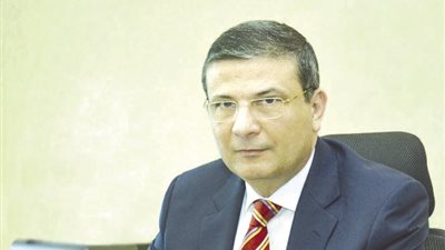 البنوك تتنافس لنشر بطاقات الدفع الإلكترونى عبر المحمول