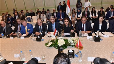 سحر نصر تفتتح اللجنة الوزارية لزيادة الإستثمارات بين مصر وتونس