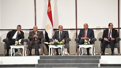 عباس كامل يوجه بتفعيل توصيات وقرارات منتدى شباب العالم 