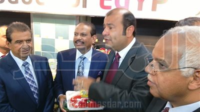 وزير التموين يفتتح أول فروع سلسلة 