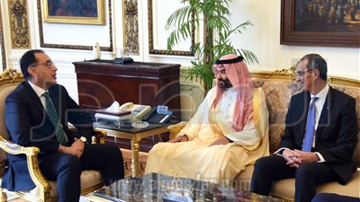 رئيس الوزراء يبحث مع وزير الاتصالات السعودي تبادل خبرات التحول الرقمي