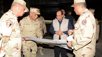 السيسى يتفقد المشروعات الإنشائية بالعاصمة الإدارية الجديدة