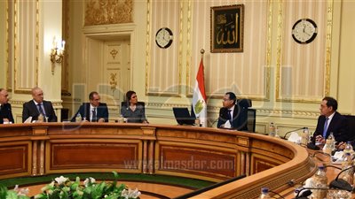 الحكومة تبحث المشاركة المصرية في مشروعات إعادة إعمار العراق
