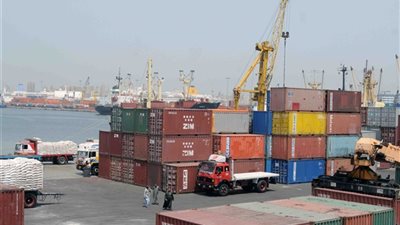ميناء الإسكندرية يستقبل 57 ألف طن سولار وجازولين