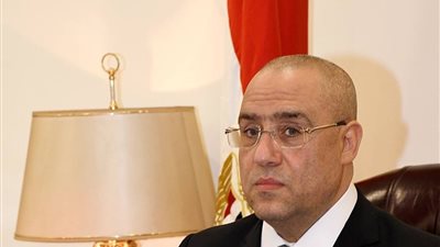 وزير الإسكان يتفقد محطات معالجة الصرف الصناعي بالعاشر من رمضان