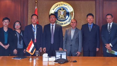 وزير الصناعة يبحث خطط «هواجيان» الصينية للاستثمار فى «الروبيكى»