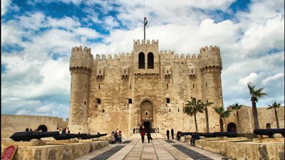 تنفيذ مشروع إضاءة قلعة 