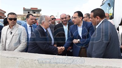 رئيس الوزراء يتفقد موقع مدينة رشيد الجديدة 