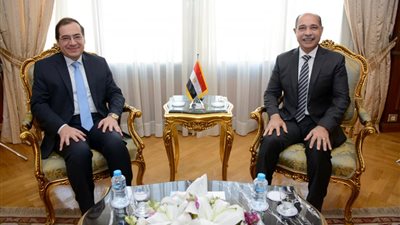 «الملا» و«المصرى» يتفقان علي آلية سداد المستحقات المتأخرة علي «الطيران»