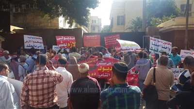 ملاك الحزام الأخضر يحتجون أمام 