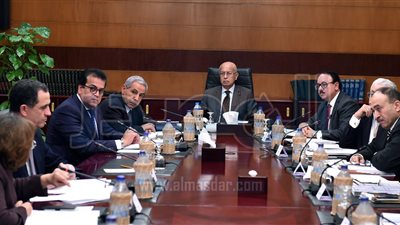 رئيس الوزراء يبحث ربط المدارس الفنية بالمناطق الصناعية