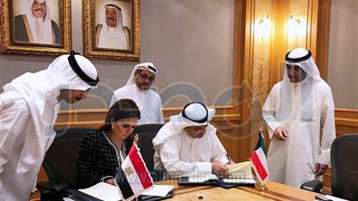 وزيرة الاستثمار توقع اتفاقيتين مع 