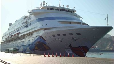 وصول 11 سفينة إلى ميناء دمياط اليوم