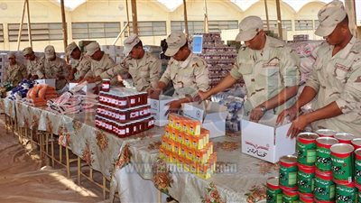 القوات المسلحة توزع 8 ملايين عبوة غذائية بنصف الثمن في المحافظات