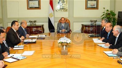 الرئيس السيسي يجتمع مع عدد من المستثمرين ورجال الأعمال