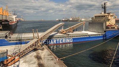 ميناء دمياط يستقبل 3 سفن حاويات وبضائع خلال 24 ساعة