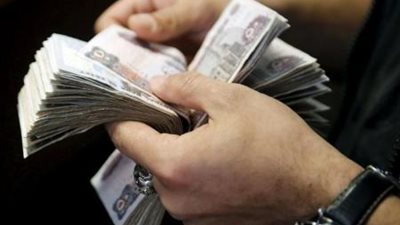الجنيه المصري يرتفع في السوق السوداء مع بقاء السعر الرسمي دون تغيير
