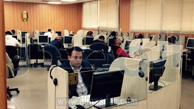 بالصور.. بدء اختبار المتقدمين للبرنامج الرئاسي لتأهيل الشباب 